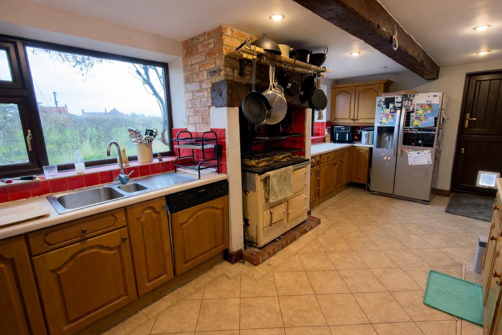 Kitchen reverse angle