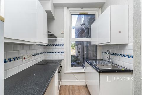 Studio to rent, Northam Road, SO14