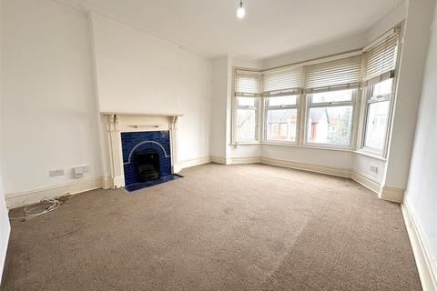 3 bedroom flat to rent, Meteor Road, Westcliff-On-Sea