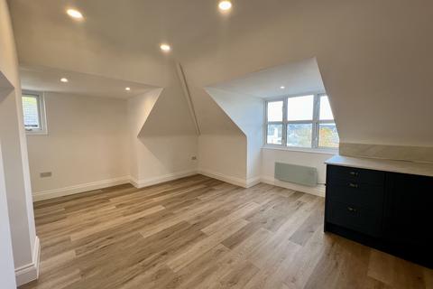 3 bedroom apartment to rent, Dorchester Road, WEYMOUTH