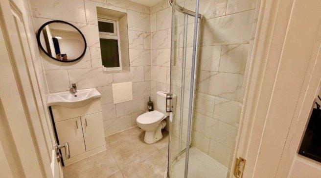Golders-green-road-nw11-8dy-1050860