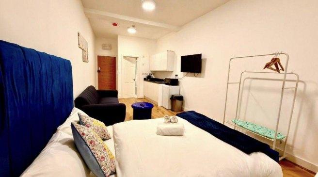 Golders-green-road-nw11-8dy-1050864