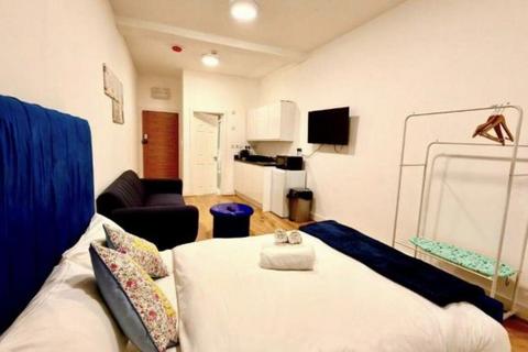 Studio to rent, Golders Green Road
