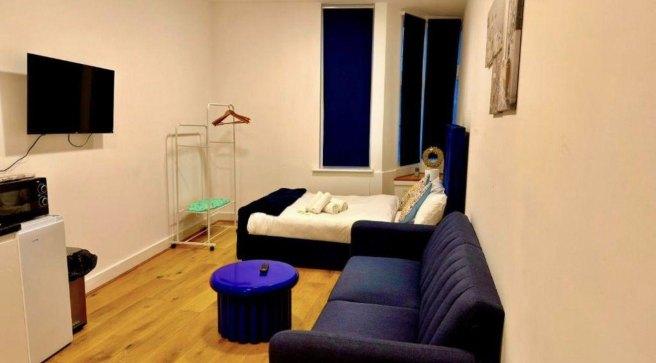 Golders-green-road-nw11-8dy-1050866