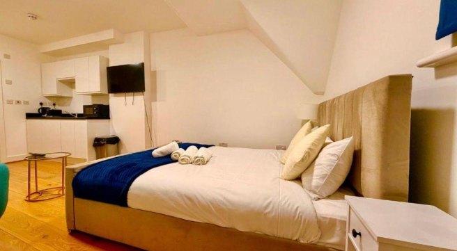 Golders-green-road-nw11-8dy-1050867