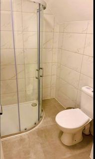 Studio to rent, Golders Green Road