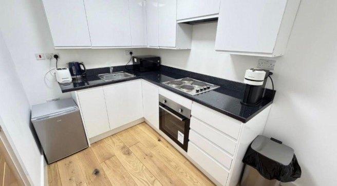 Golders-green-road-nw11-8dy-1050880