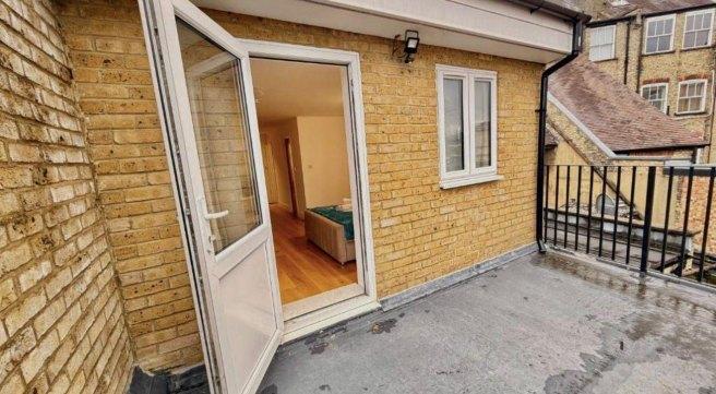 Golders-green-road-nw11-8dy-1050877