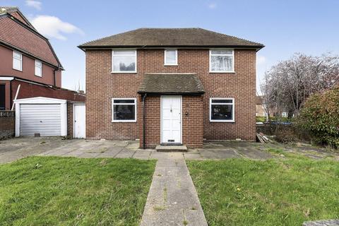 2 bedroom end of terrace house for sale, Central Road, Morden