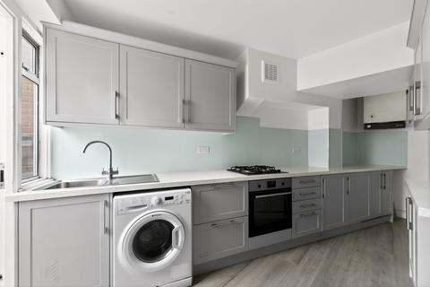 2 bedroom end of terrace house for sale, Central Road, Morden