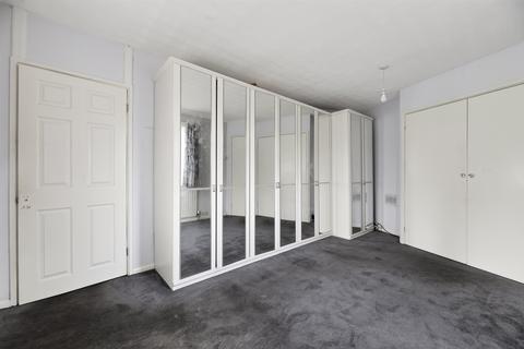 2 bedroom end of terrace house for sale, Central Road, Morden