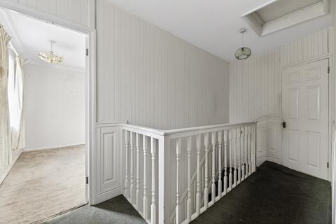 2 bedroom end of terrace house for sale, Central Road, Morden