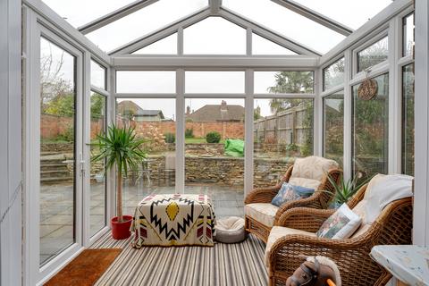 3 bedroom detached house for sale, Braunston Road, Oakham