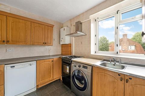3 bedroom house to rent, St. Helier Avenue, Morden SM4
