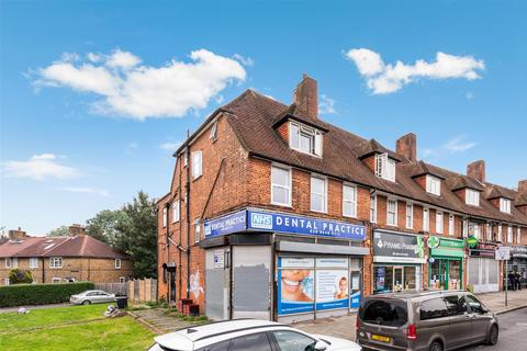 3 bedroom house to rent, St. Helier Avenue, Morden SM4