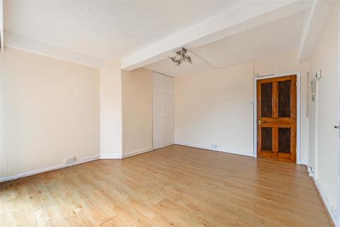 3 bedroom house to rent, St. Helier Avenue, Morden SM4
