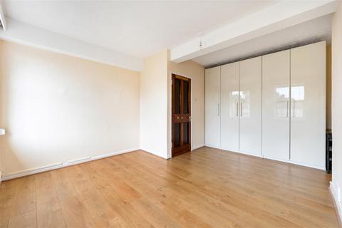 3 bedroom house to rent, St. Helier Avenue, Morden SM4