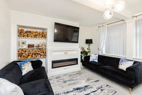 3 bedroom semi-detached house for sale, Bedivere Road, Bradford
