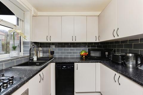 3 bedroom semi-detached house for sale, Bedivere Road, Bradford