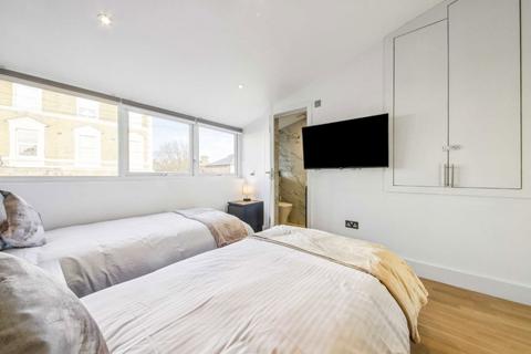 undefined, Duke Road, London W4