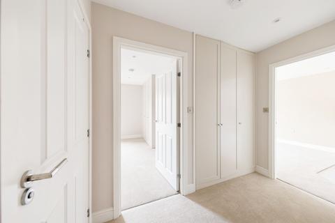 1 bedroom apartment for sale, High Road, Loughton, IG10