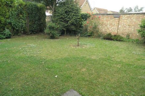 3 bedroom flat to rent, Chestnut Crescent, PETERBOROUGH, PE7
