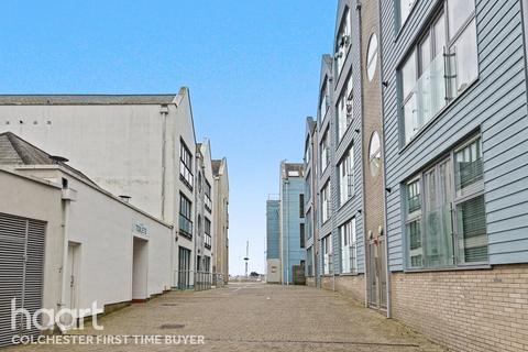 3 bedroom flat for sale, The Shipyard, Colchester