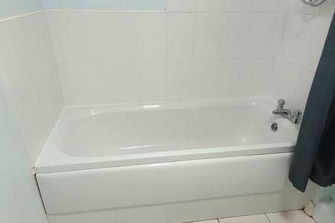2 bedroom flat to rent, Canalside, Radcliffe, Manchester, M26 3BS