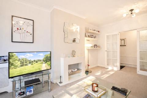 3 bedroom flat for sale, Beaufort Park, London NW11