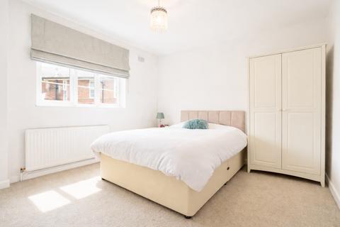3 bedroom flat for sale, Beaufort Park, London NW11