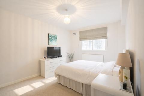 3 bedroom flat for sale, Beaufort Park, London NW11