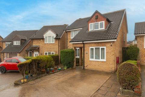 4 bedroom detached house for sale - Carnoustie Grove, Bingley, West Yorkshire, BD16