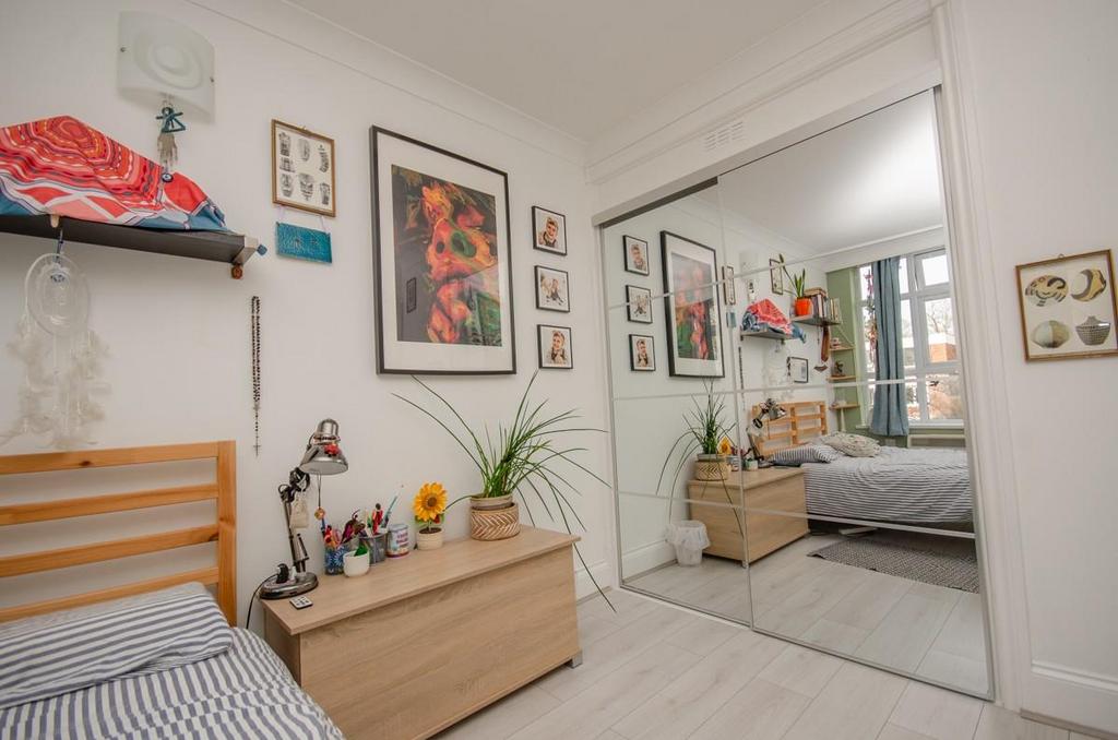 Bedroom 2 pic 2.jpg
