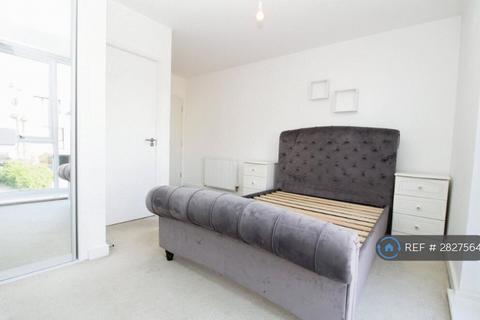 undefined, Wayfaring Court, Romford, RM3