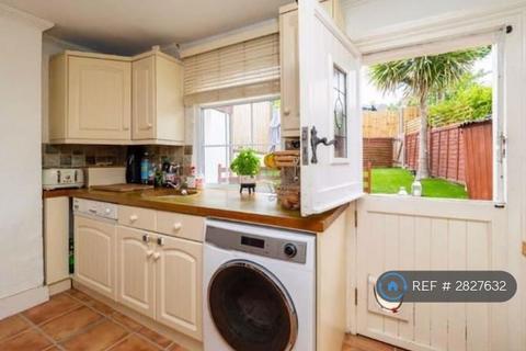 undefined, Waterloo Road, Sutton, SM1