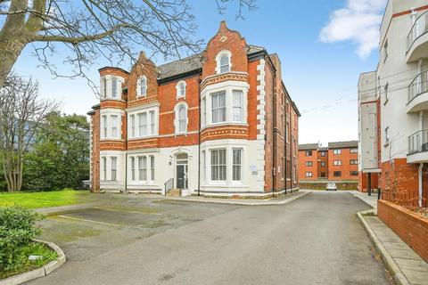 2 bedroom flat for sale, Crosby Road North, Liverpool, Merseyside, L22