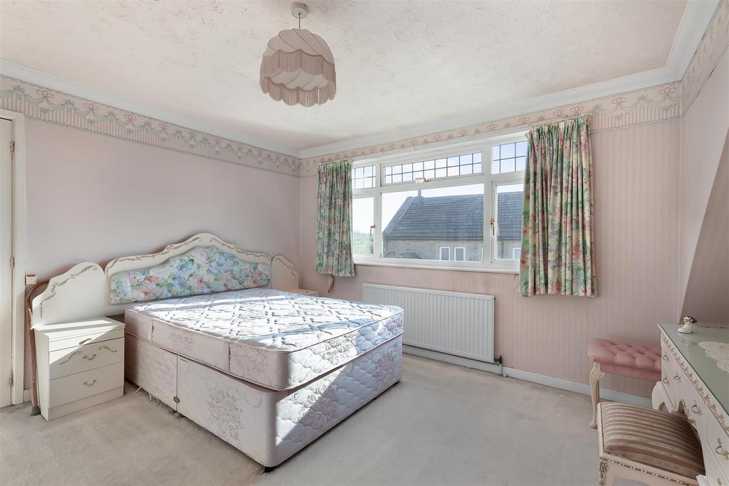 Bed 1.jpg
