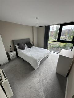 2 bedroom flat to rent, Apartment , Queens Court,  Queens Dock Avenue, Hull