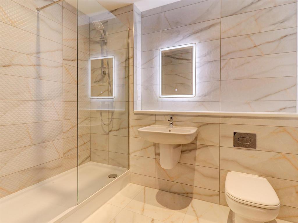 Main Shower Room