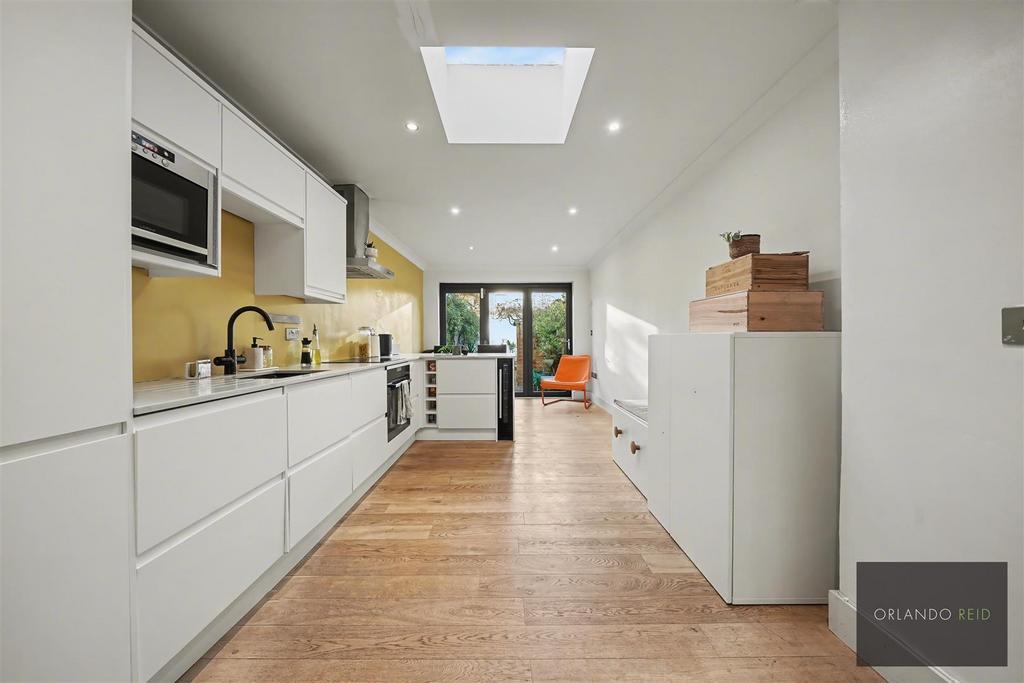 37 A Burgoyne Road SW9 9 QH-16.jpg