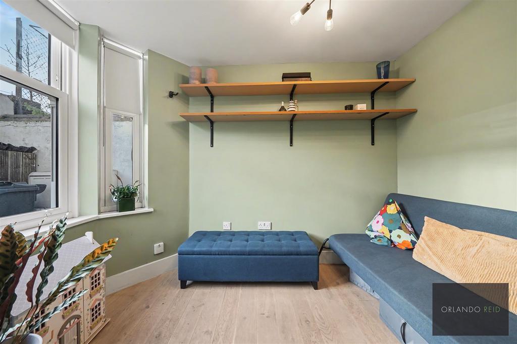 37 A Burgoyne Road SW9 9 QH-19.jpg
