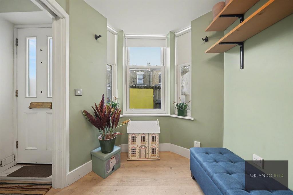 37 A Burgoyne Road SW9 9 QH-10.jpg