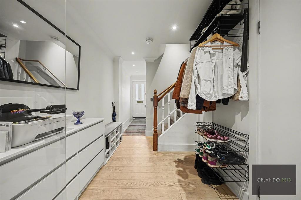 37 A Burgoyne Road SW9 9 QH-20.jpg