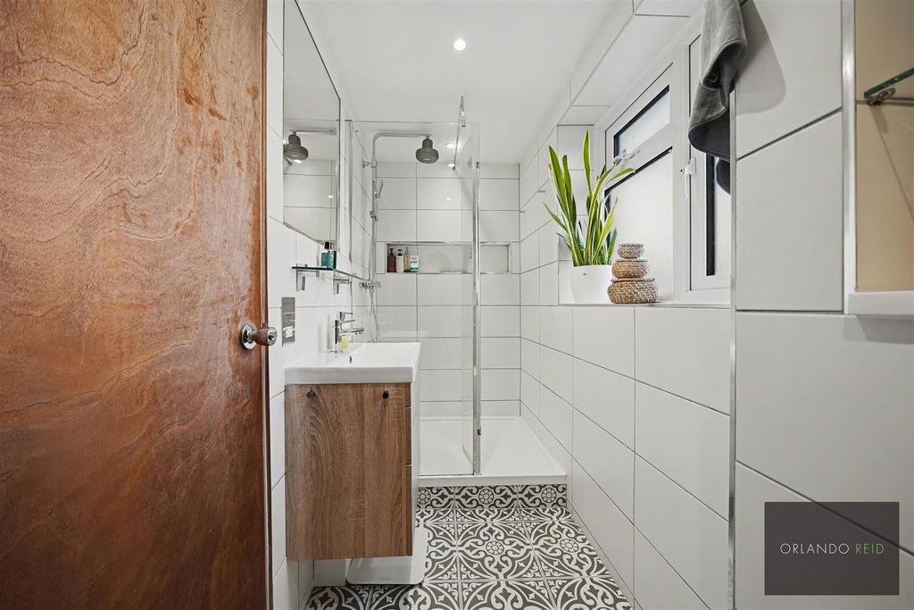 37 A Burgoyne Road SW9 9 QH-15.jpg