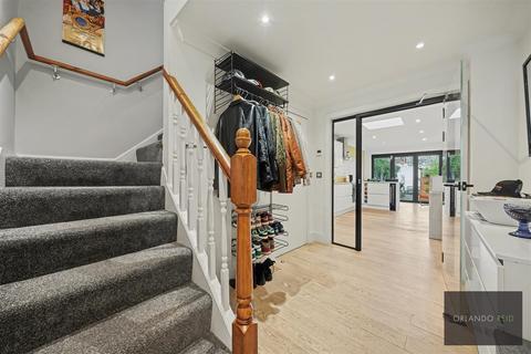 2 bedroom end of terrace house to rent, Burgoyne Road, London