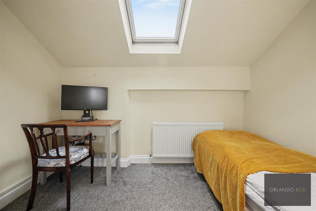 37 A Burgoyne Road SW9 9 QH-3.jpg
