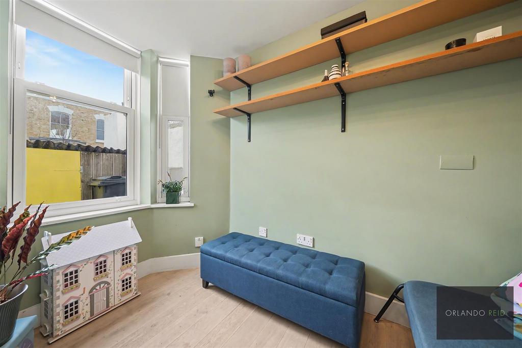 37 A Burgoyne Road SW9 9 QH-14.jpg