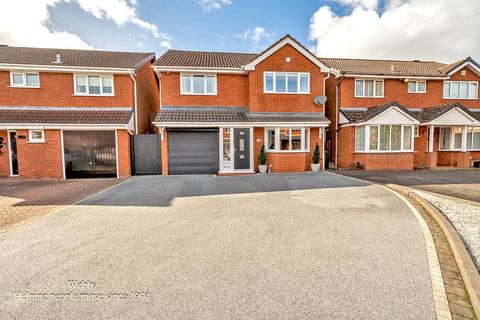 4 bedroom detached house for sale - Newlands Court, Cannock WS12