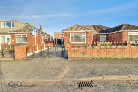 2 bedroom semi-detached bungalow for sale - Lingfield Drive, Crewe