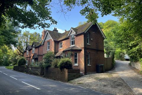 3 bedroom semi-detached house for sale - Reading Road, Reading RG8